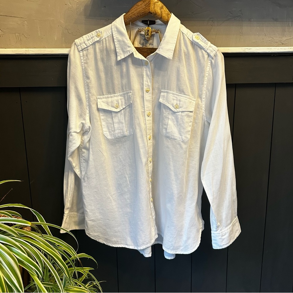 GH BASS Women's White Cotton Epaulette Button Down Shirt‎ size XXL